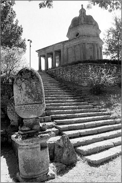 Bomarzo - click to continue