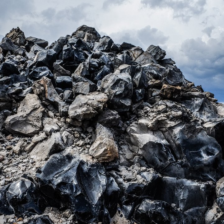 Newberry Crater, Obsidian Lava Bed - click to continue