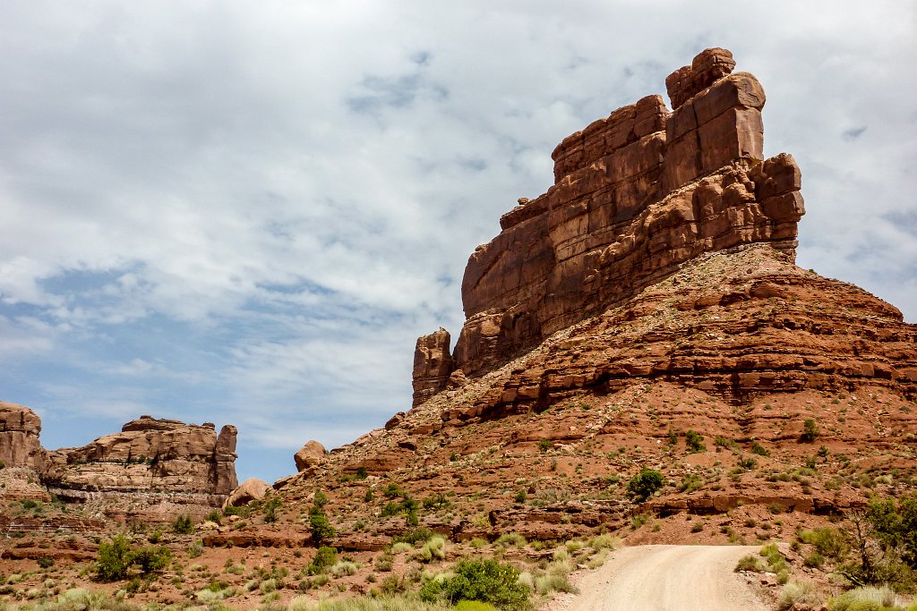 Valley of the Gods - click to continue